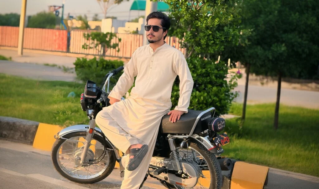 Fayyaz Baloch – DG Khan’s Youngest YouTuber & Shopify Entrepreneur